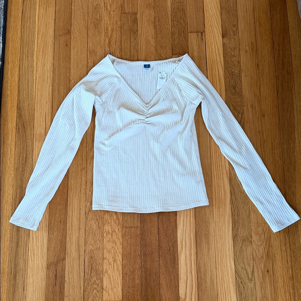 Old Navy Cream Long Sleeve V-Neck Top